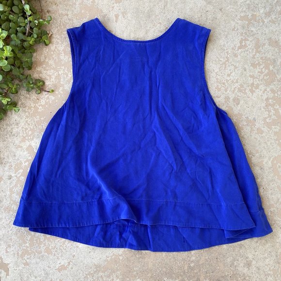 Kit and Ace Tops - Kit and Ace Blue 100% Silk Sleeveless Boxy Top